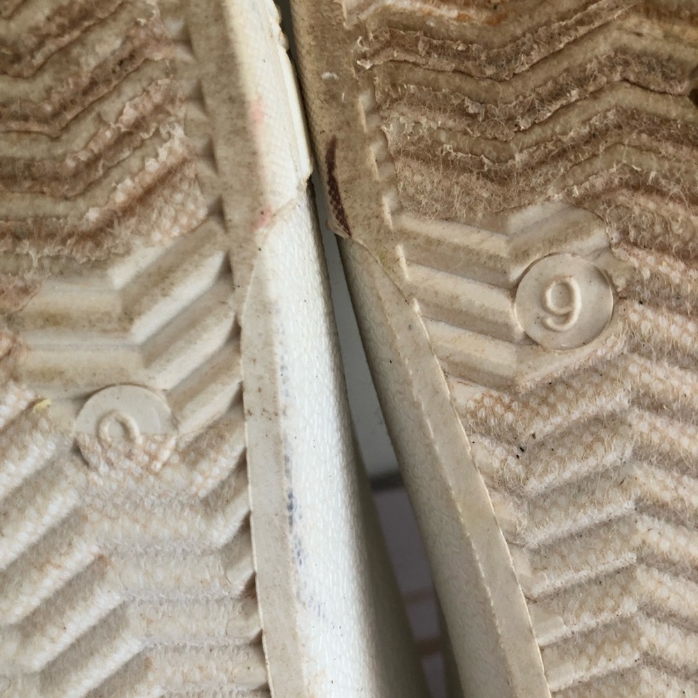 VINTAGE HAVANA Carla White Leather Gold Foil Taupe Star Sneakers 9 Good Codition - Picture 9 of 9
